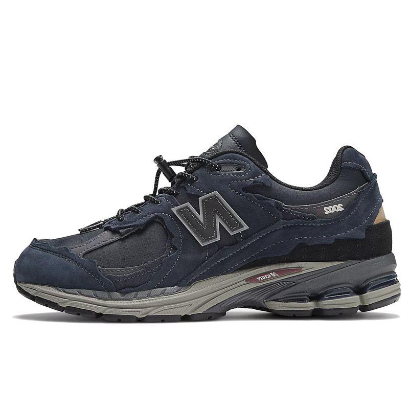 SEPATU SNEAKERS NEW BALANCE 2002R Protection Pack